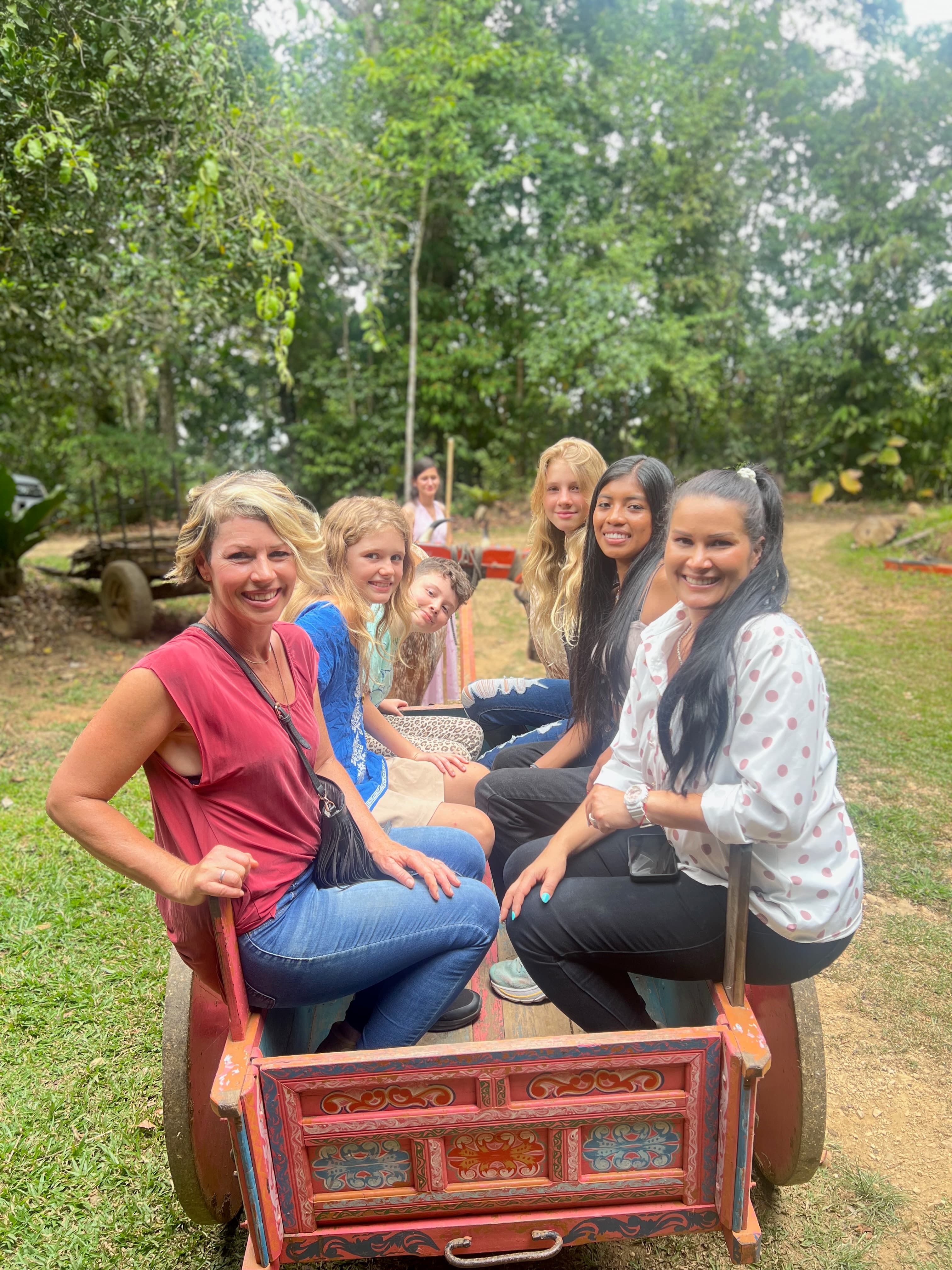 Comunidad — community and family